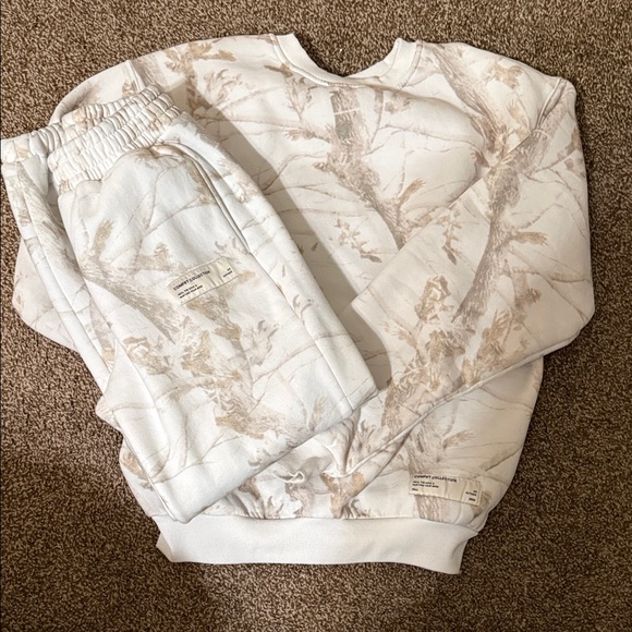 Comfort Camo Crew sweatshirt only